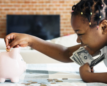 How to Introduce Kids to Saving and Spending?